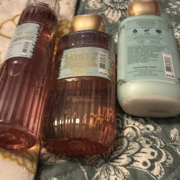 Bath & Body Works Sweetest Song Set 3 Pc Set - Picture 4 of 4